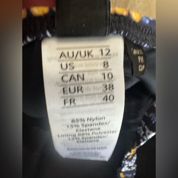 New Niptuck Joanne One Piece Floral Cherry Print Navy Blue SZ 8 - Picture 10 of 10